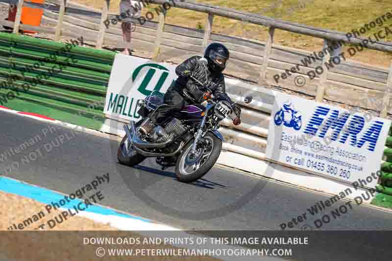 Vintage motorcycle club;eventdigitalimages;mallory park;mallory park trackday photographs;no limits trackdays;peter wileman photography;trackday digital images;trackday photos;vmcc festival 1000 bikes photographs